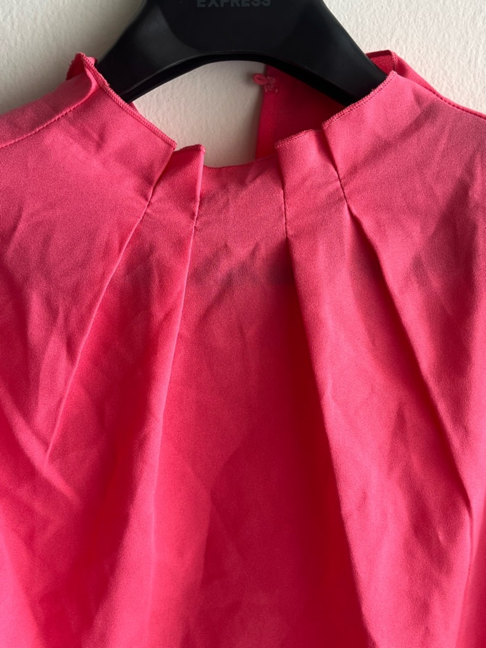 Shein Hot Pink Pleated Short-Sleeve Blouse size 4 Small Medium - Picture 2 of 4